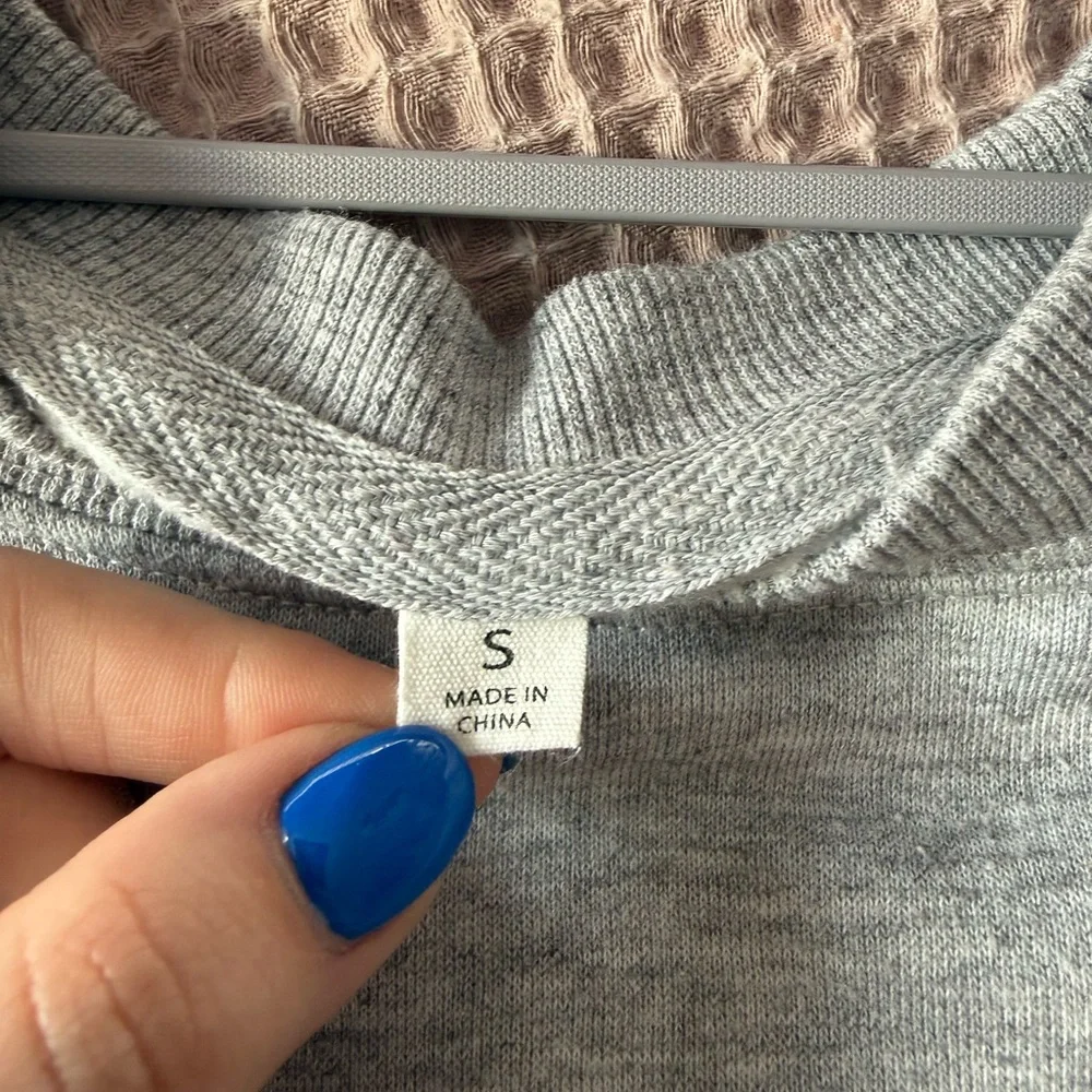 Hampton Gray Women's Sweatshirt - Picture 4 of 4